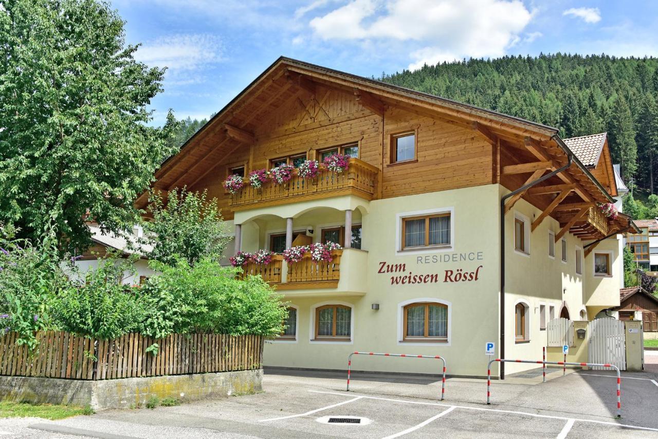Zimmervermietung Zum Weissen Roessl Sarentino Екстер'єр фото